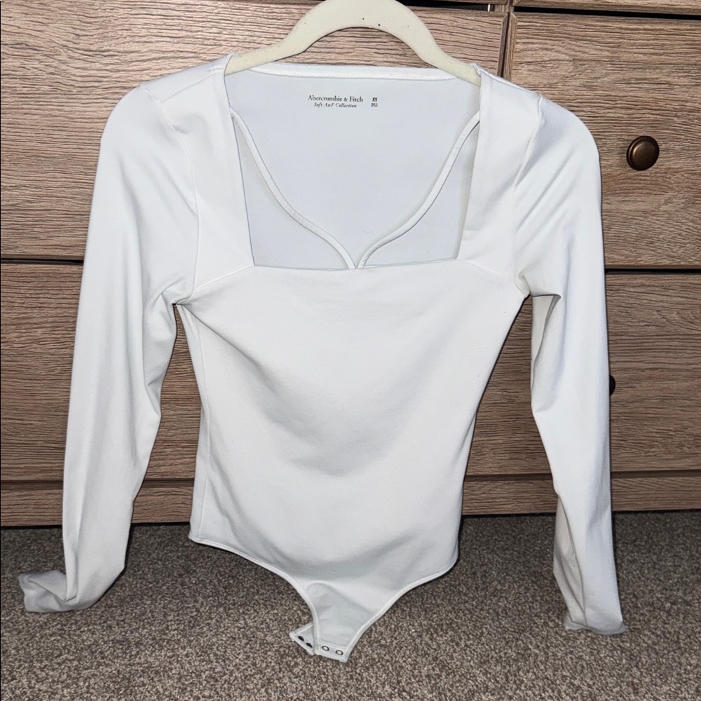 Abercrombie & Fitch White Long-Sleeve Square Neck Bodysuit - Scoop Detail